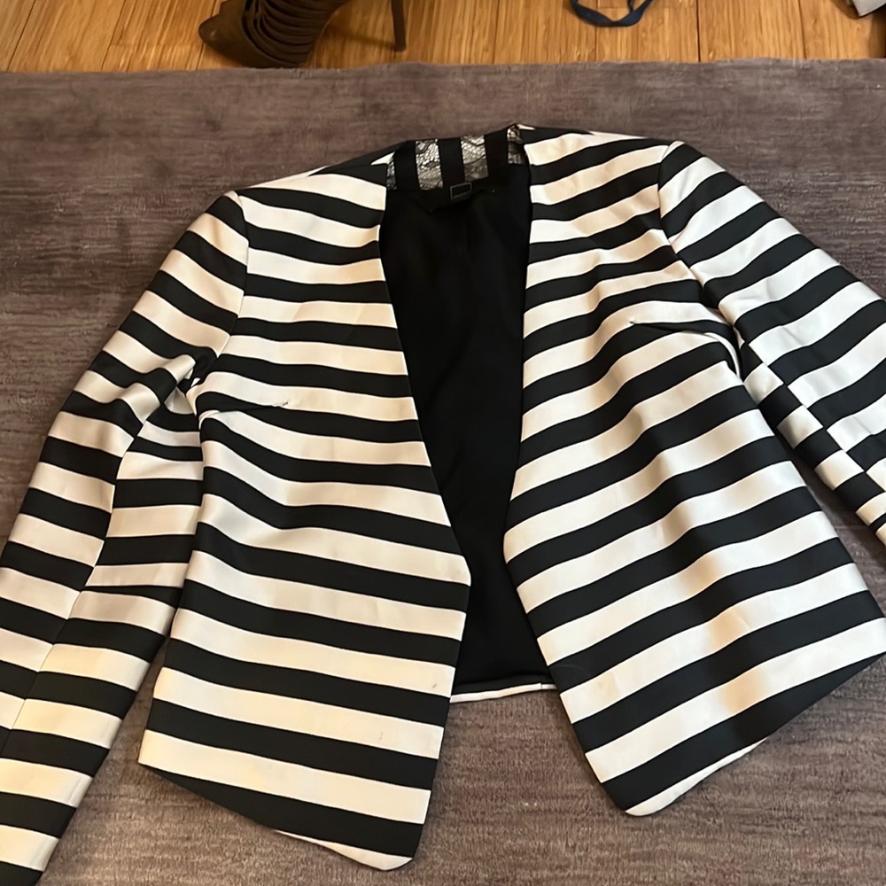 Dolce Vita striped jacket size small black and white
